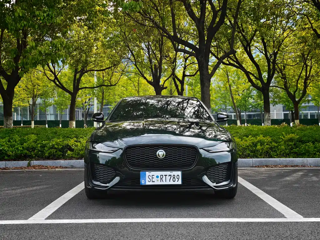Jaguar XEL 2.0 T 250 PS R-DYNAMIC S Shine Black Sport