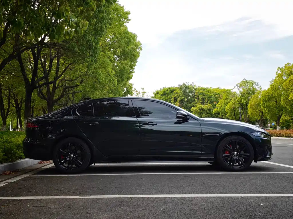 Jaguar XEL 2.0 T 250 PS R-DYNAMIC S Shine Black Sport