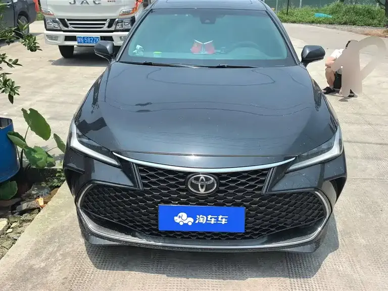 Toyota Avalon 2.5 L Luxury