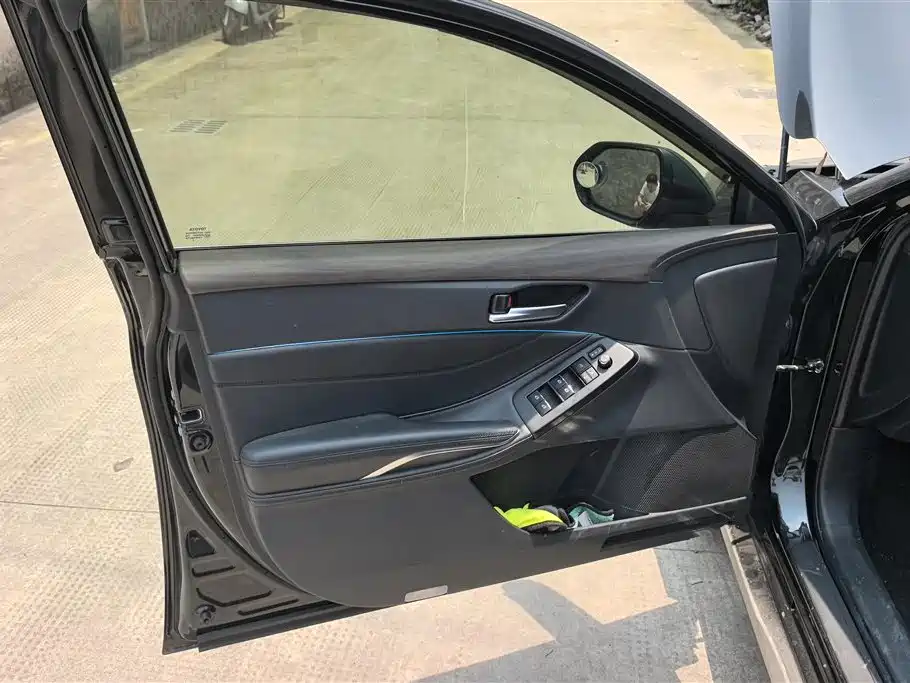 Avalon 2.5 L Luxury