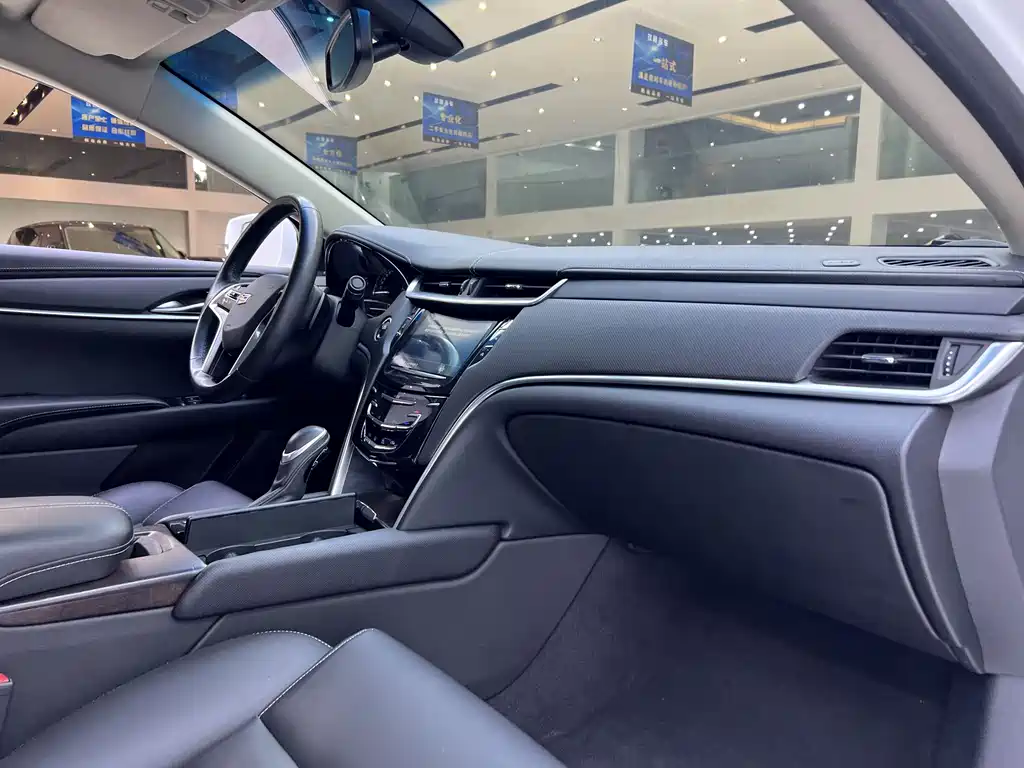 Cadillac XTS 28 T Tech