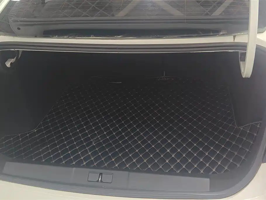 Peugeot 408 1.6 T Auto Luxury