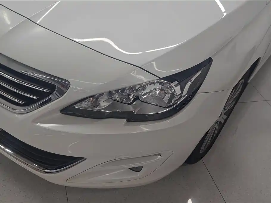 Peugeot 408 1.6 T Auto Luxury