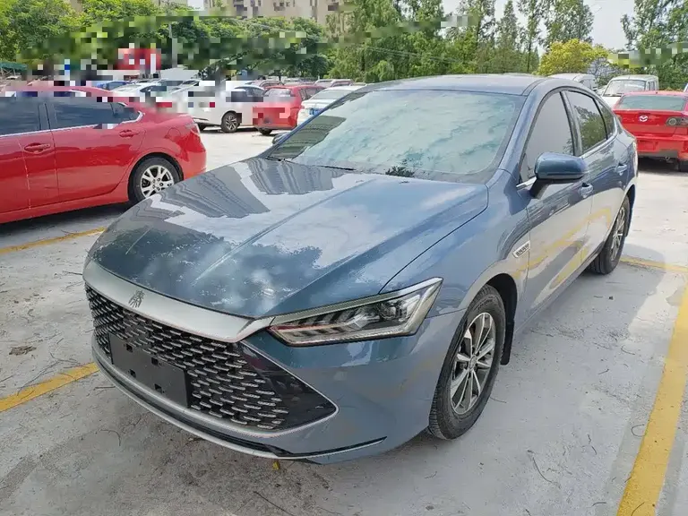 BYD Qin PLUS Glory DM-i 55 KM Leading