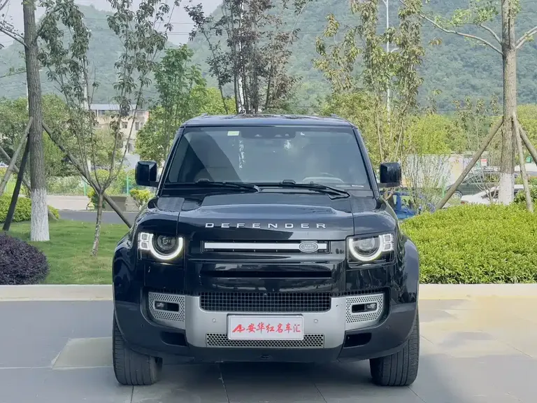 Land Rover Defender 110 P400 SE