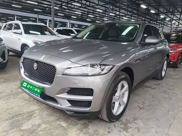 Jaguar F-PACE 2.0 T Urban Premium