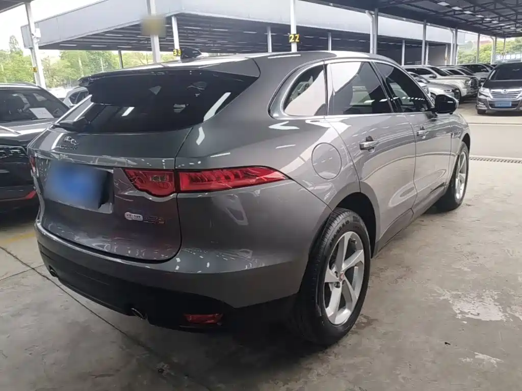 Jaguar F-PACE 2.0 T Urban Premium