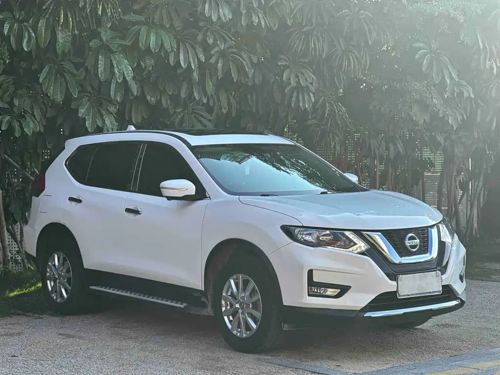 X-Trail 2.0 L CVT Connected Comfort 2 WD