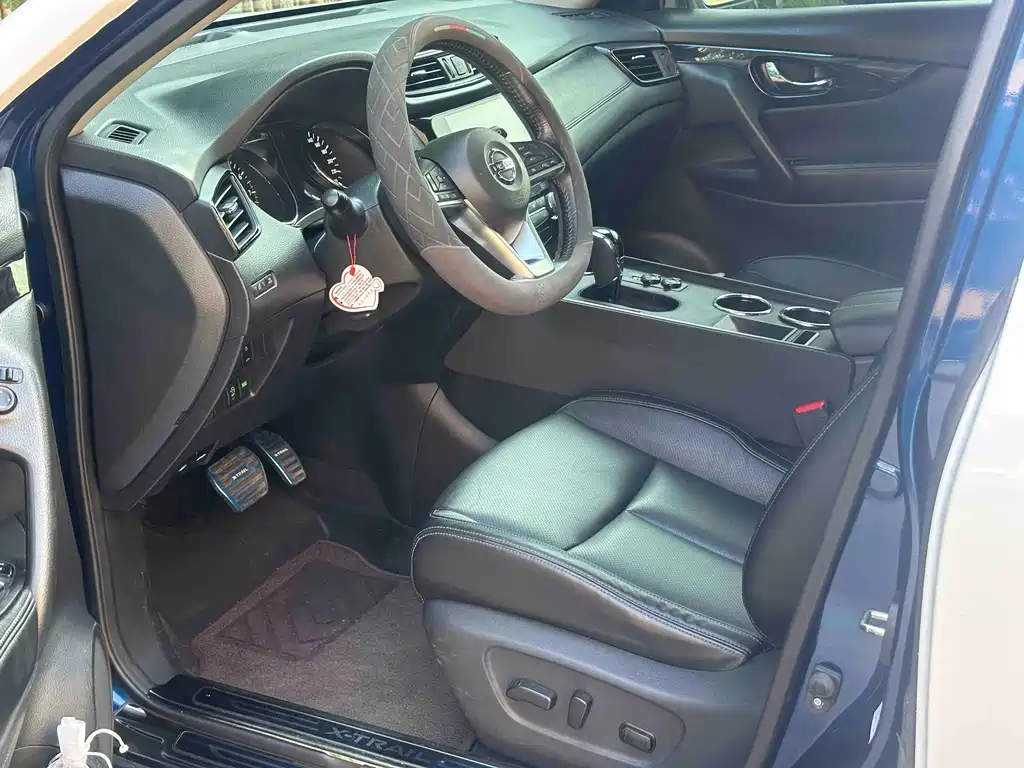 X-Trail 2.0 L CVT Connected Comfort 2 WD