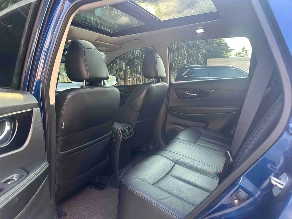 X-Trail 2.0 L CVT Connected Comfort 2 WD