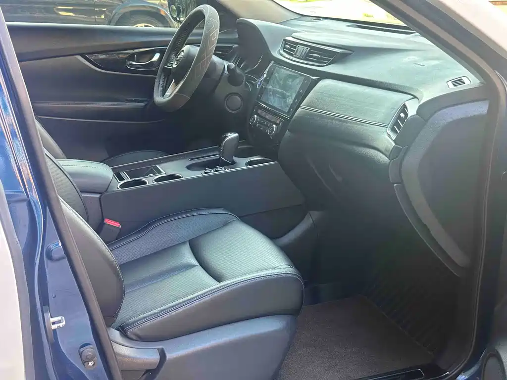 X-Trail 2.0 L CVT Connected Comfort 2 WD