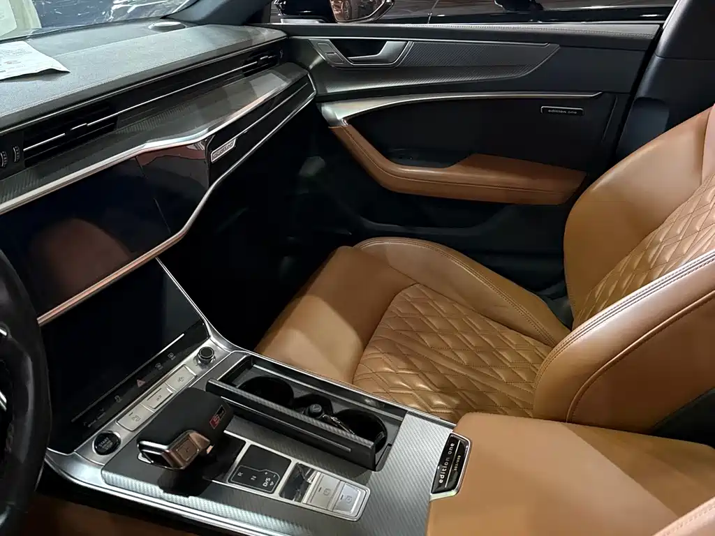 Audi A7 奥迪A7 2022款 55 TFSI quattro 尊享型