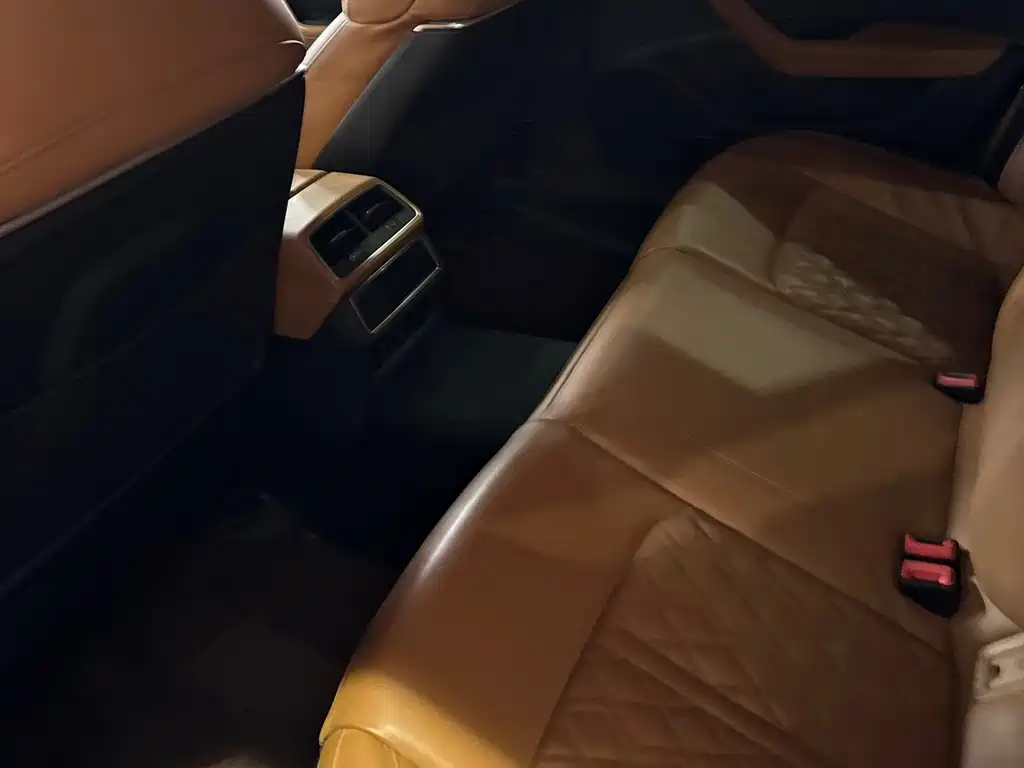 Audi A7 奥迪A7 2022款 55 TFSI quattro 尊享型