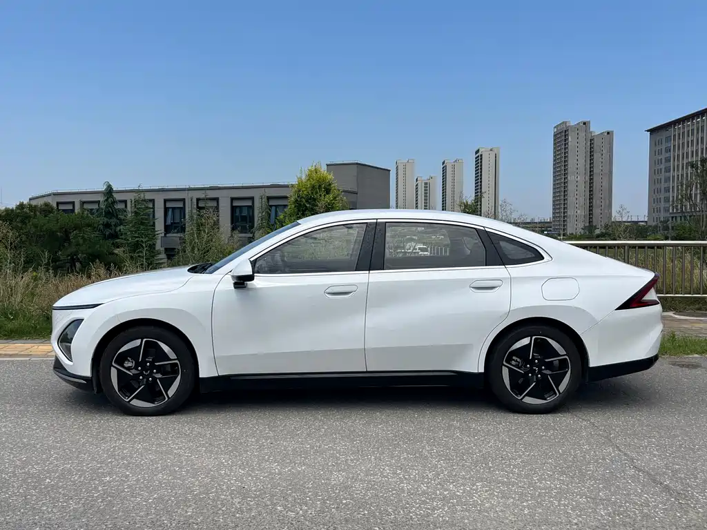 Wuling Starlight 五菱星光 2025款 150 km 智能进阶型