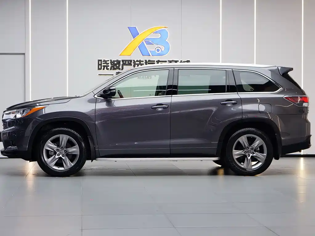 Highlander 2.0 T 4 WD Luxury 7-seat