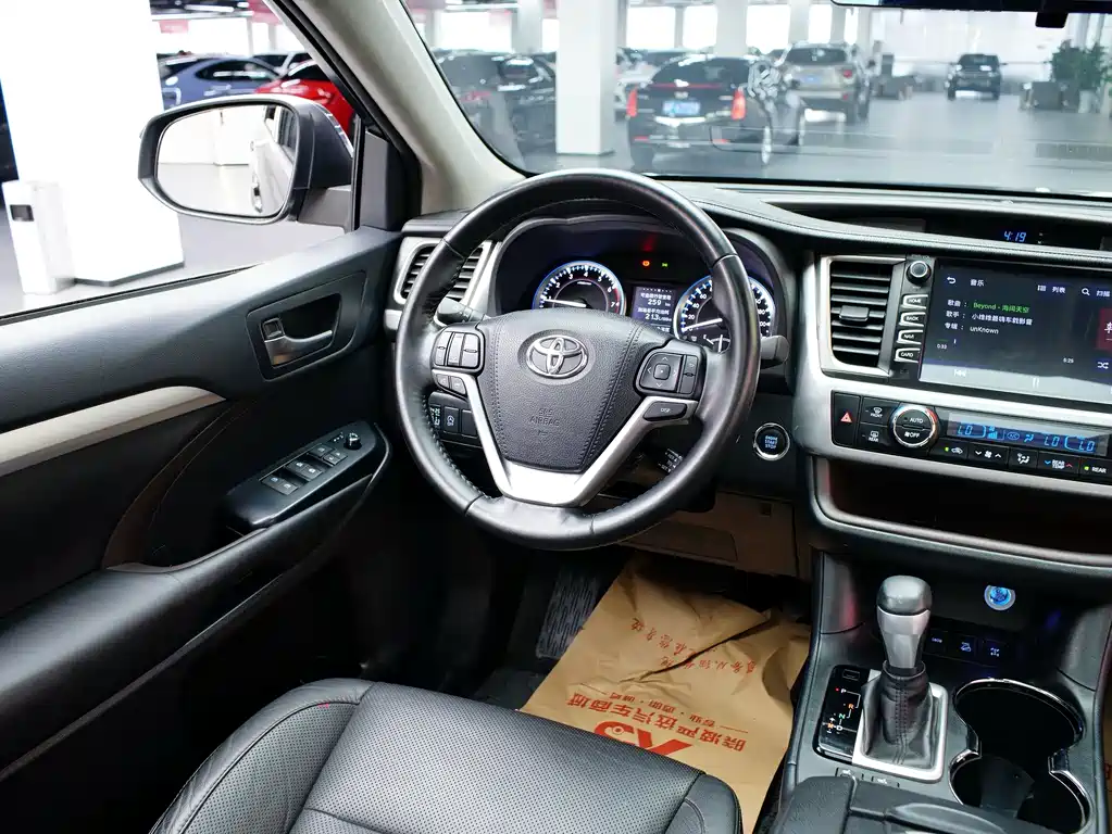 Highlander 2.0 T 4 WD Luxury 7-seat