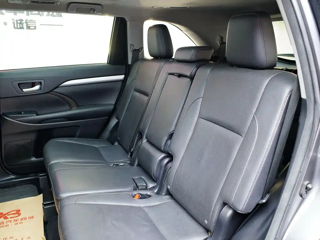 Highlander 2.0 T 4 WD Luxury 7-seat