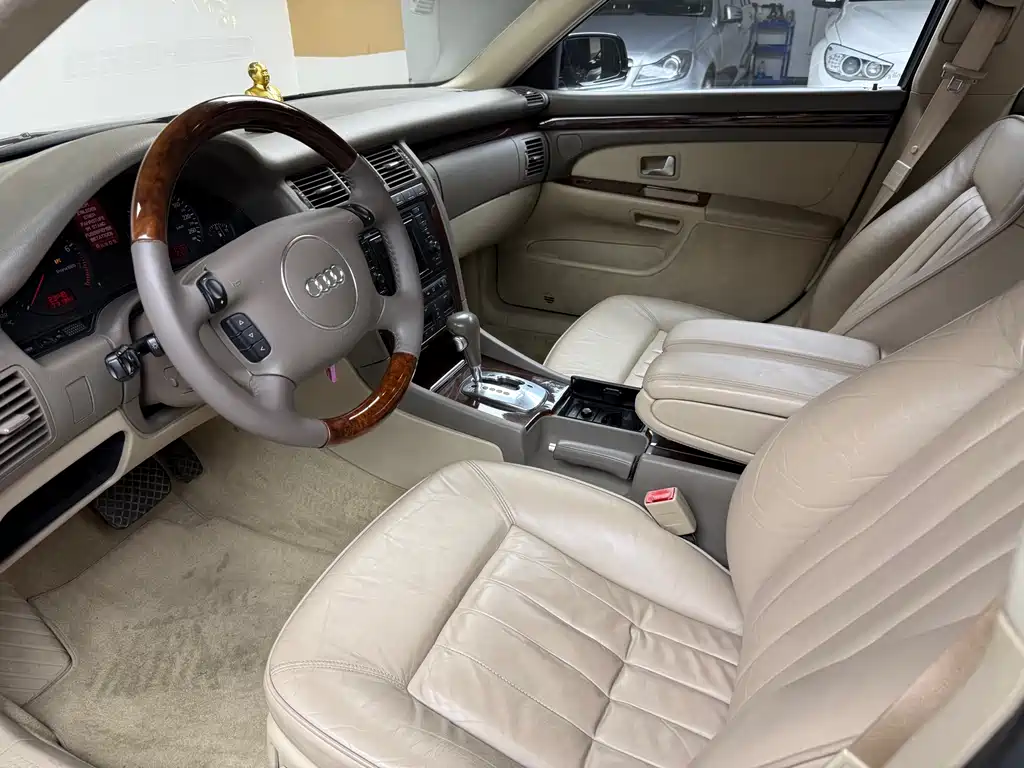 Audi A8 奥迪A8 03款 2.8 L 自动