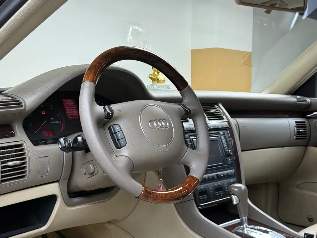 Audi A8 奥迪A8 03款 2.8 L 自动