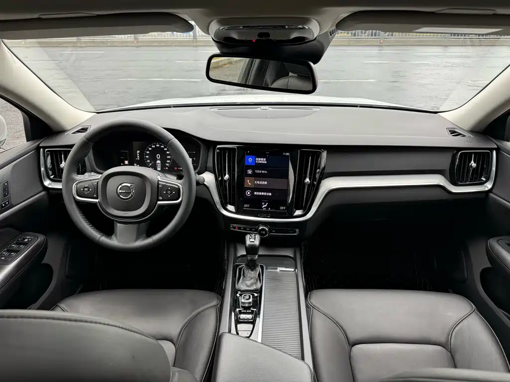 Volvo S60 沃尔沃S60 2020款 T3 智行豪华版