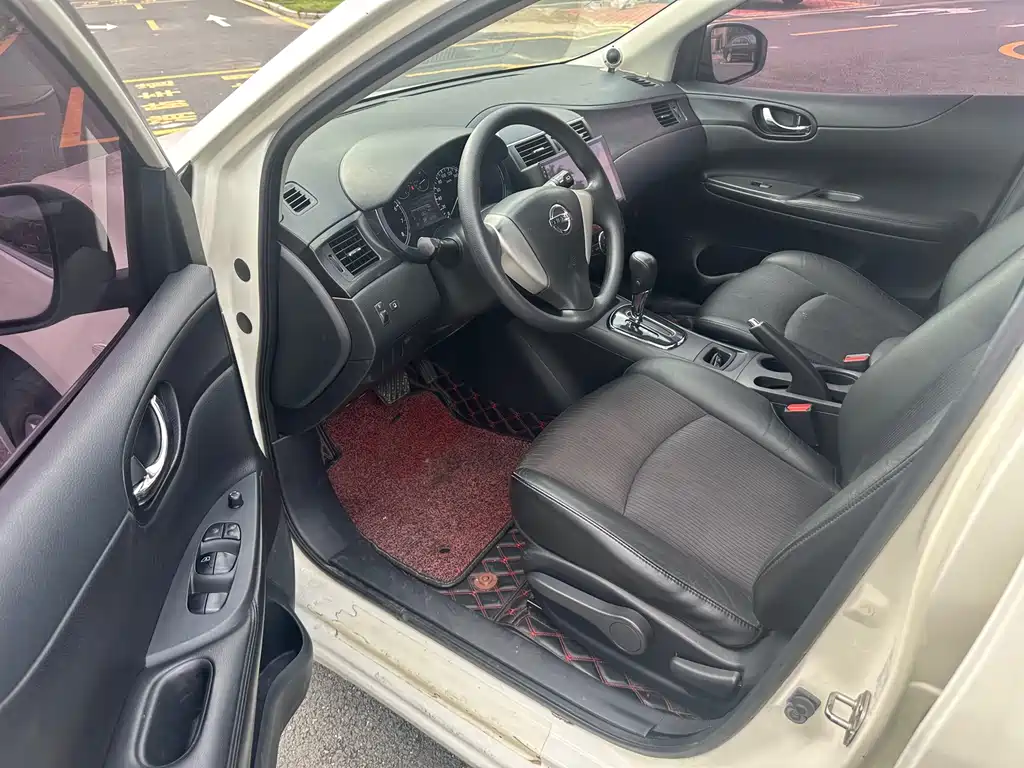 Tiida 1.6 L CVT Intelligent