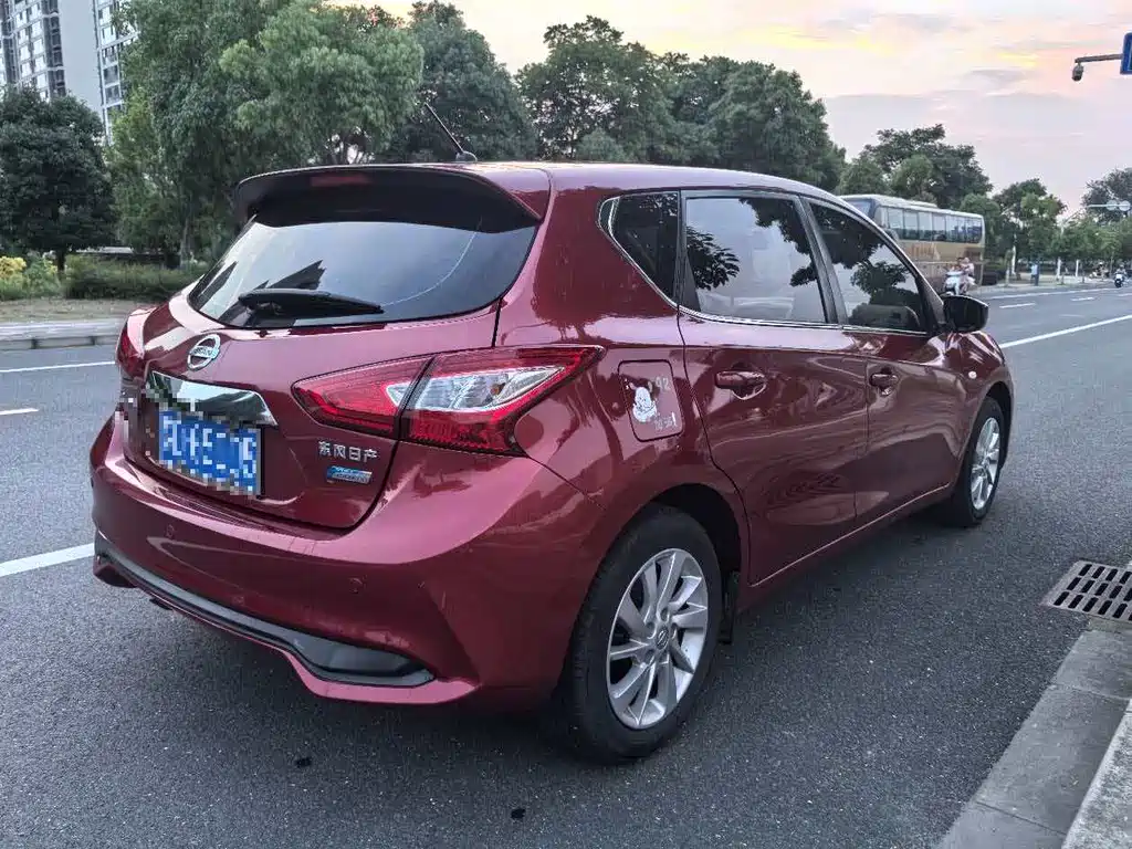 Tiida 1.6 L CVT Cool Motion