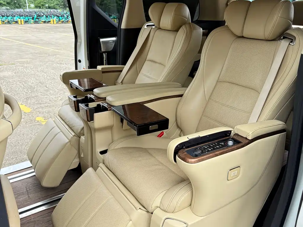 Alphard 3.5 L Distinguished