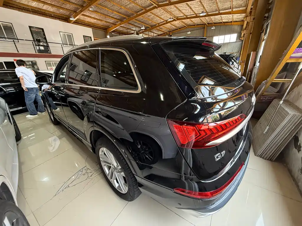 Audi Q7 45 TFSI quattro S line Sport