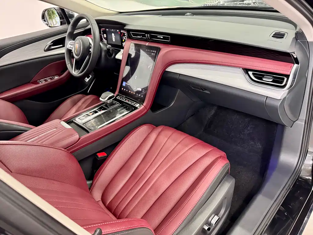 Hongqi H5 1.5 T DCT Flagship Charm
