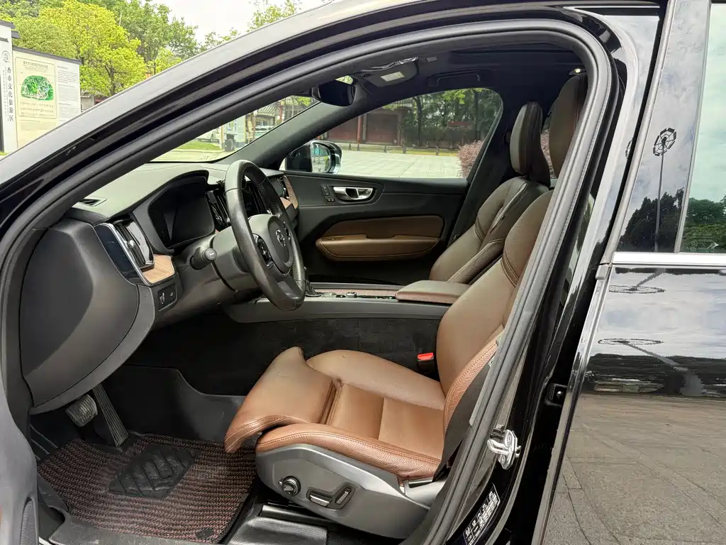 Volvo XC60 T5 4 WD Smart Vision Luxury