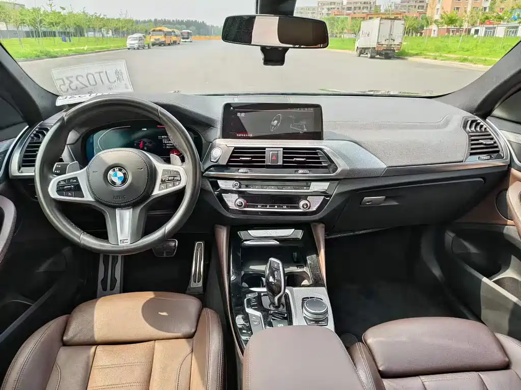 BMW X4 xDrive 25 i M Sport Night Package