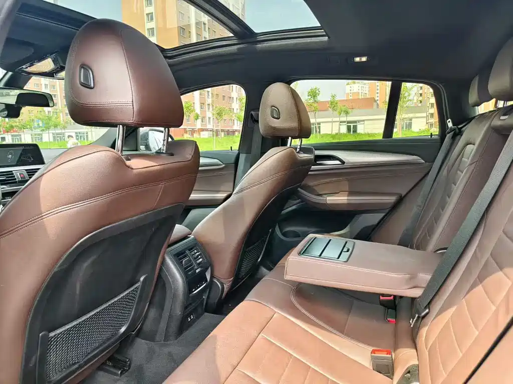 BMW X4 xDrive 25 i M Sport Night Package