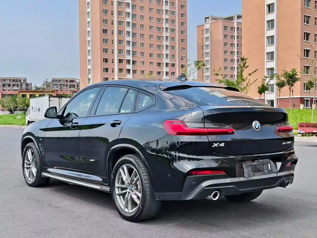 BMW X4 xDrive 25 i M Sport Night Package