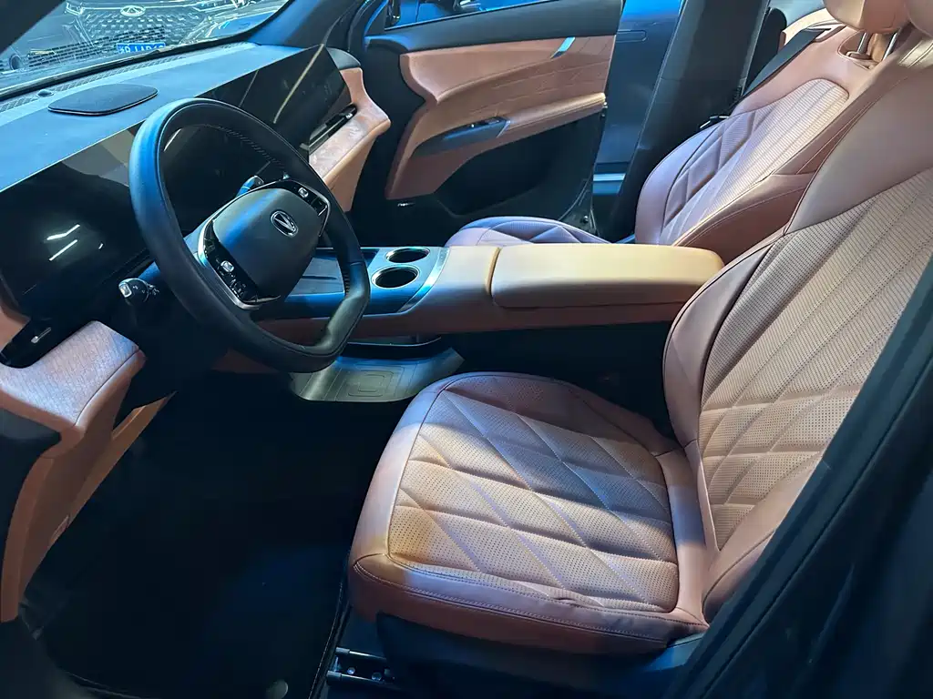 Changan CS75 PLUS 4 th Gen 1.5 T New Blue Whale Smart Flagship