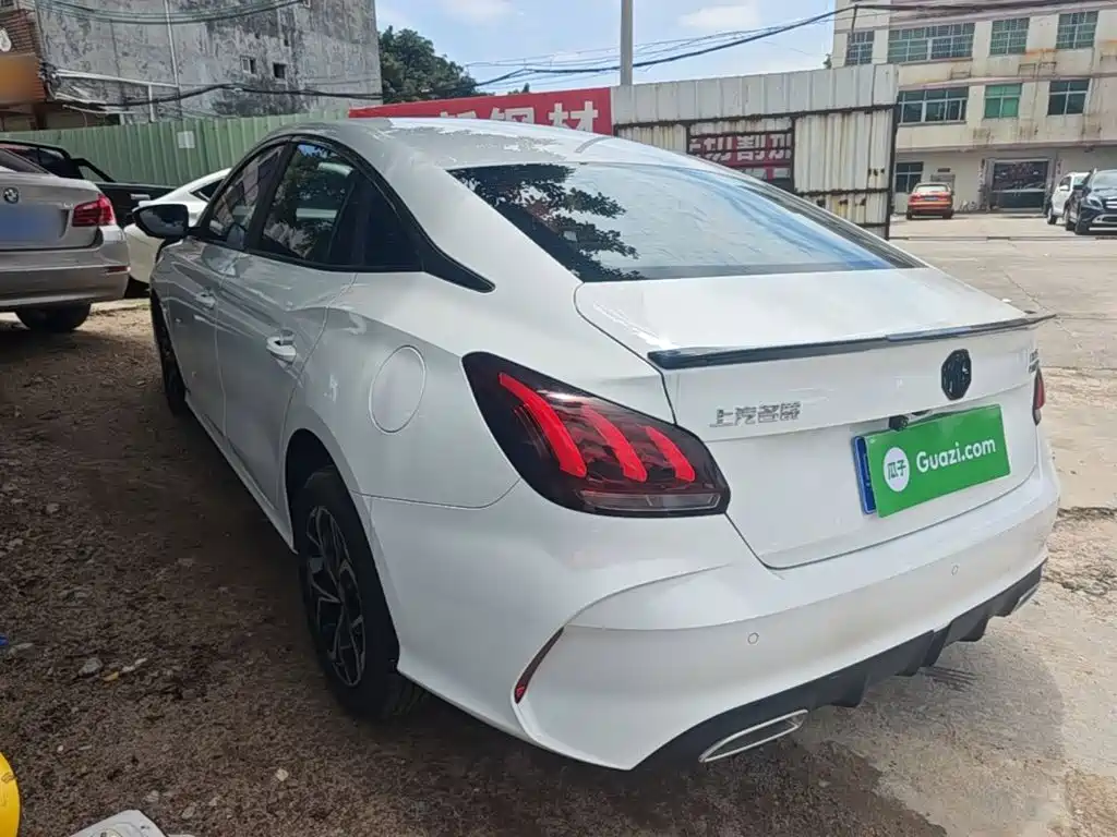 MG5 180 DVVT CVT Youth Luxury