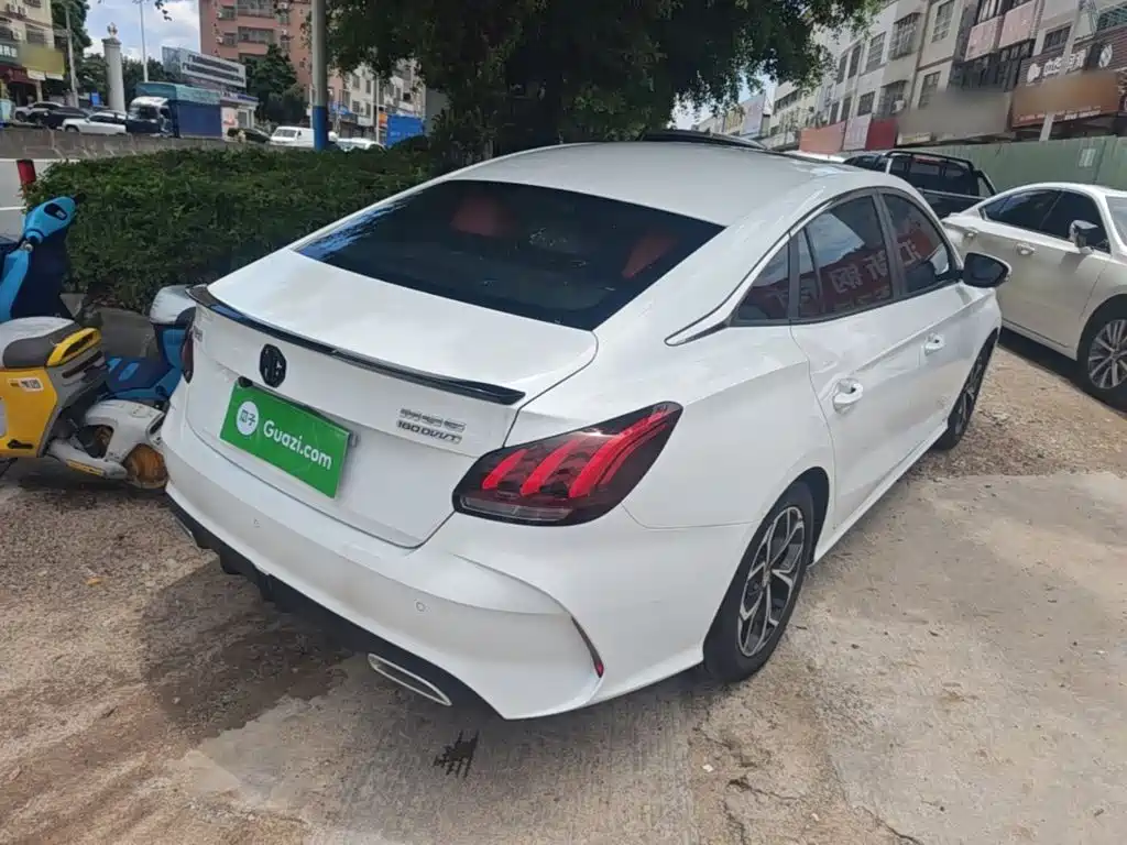 MG5 180 DVVT CVT Youth Luxury