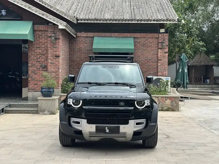 Land Rover Defender 110 P400 Dark Special Edition