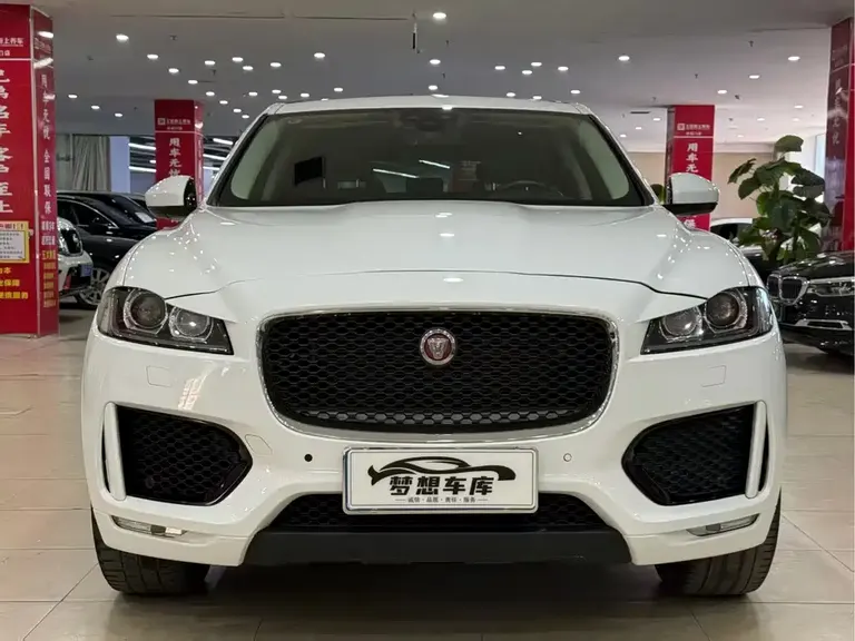 Jaguar F-PACE 捷豹F-PACE 2018款 改款 2.0 T 四驱R-Sport运动版