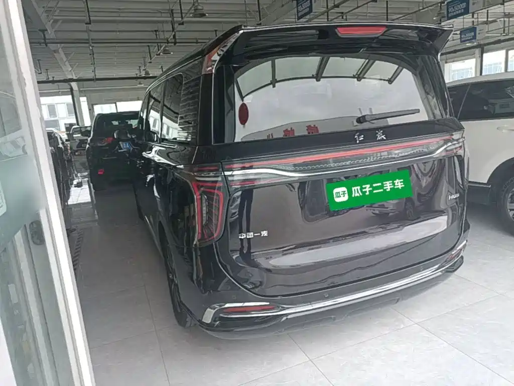 Hongqi HQ9 2.0 T Connected Flagship