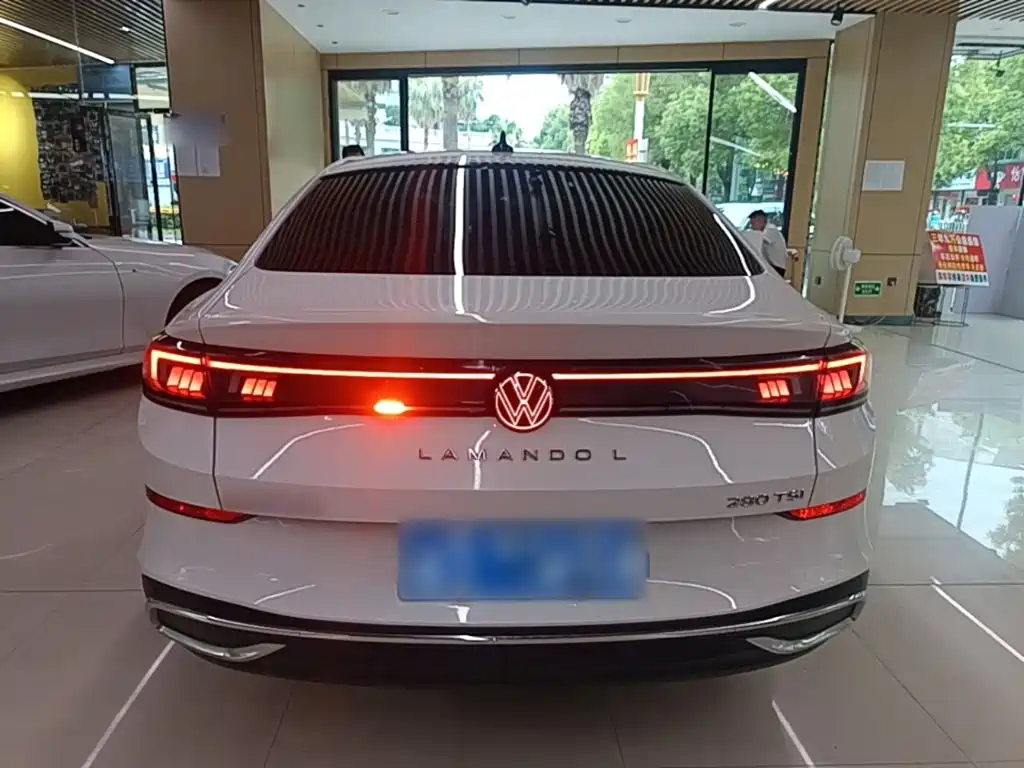 Lamando Lamando L 280 TSI DSG Spicy Cool