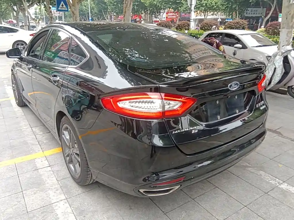 Mondeo 2.0 L GTDi240 Luxury Sport