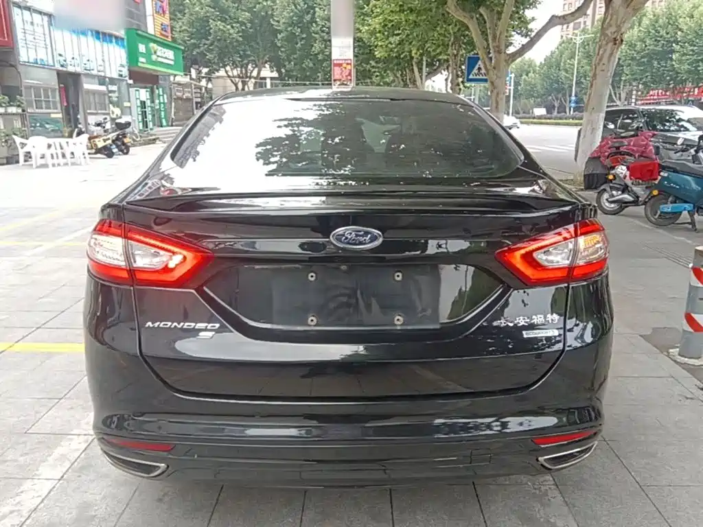 Mondeo 2.0 L GTDi240 Luxury Sport