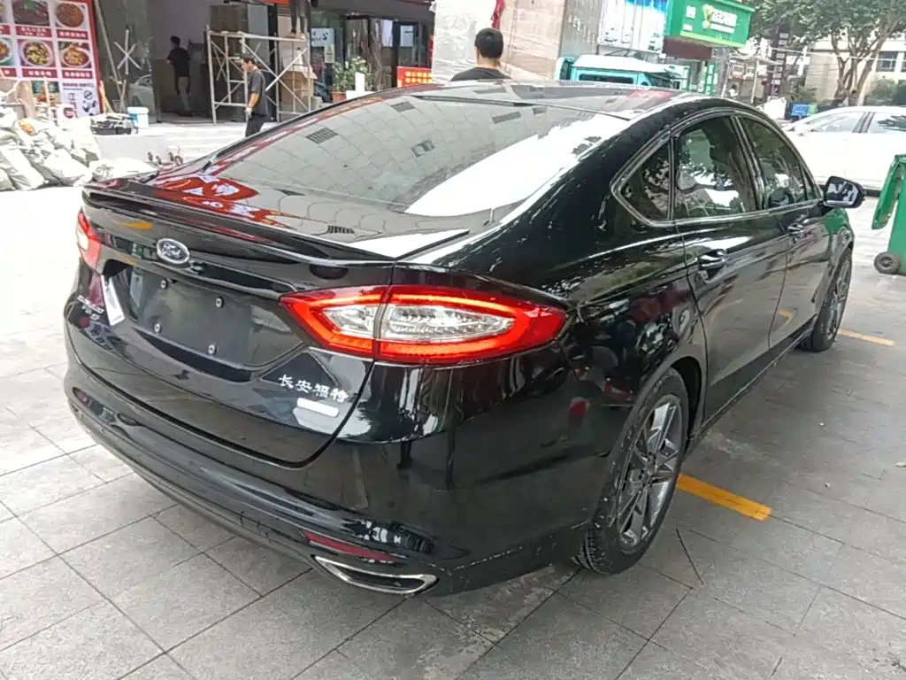 Mondeo 2.0 L GTDi240 Luxury Sport