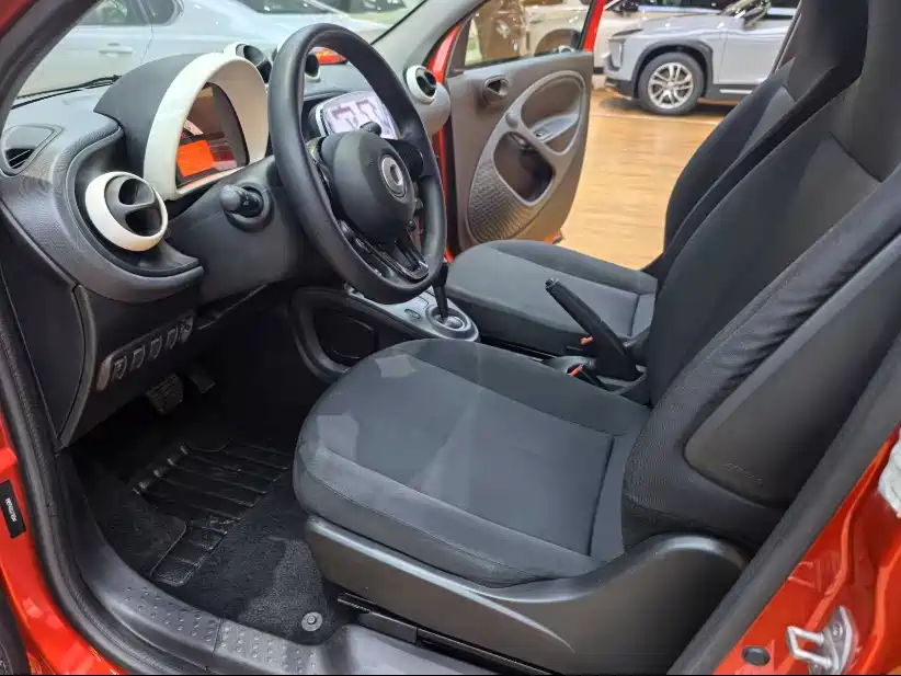 smart forfour 1.0 L 52 kW Agile