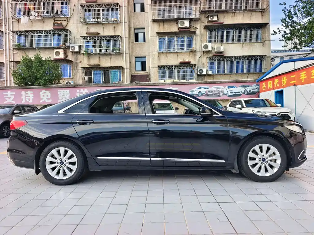 Taurus EcoBoost 180 Luxury