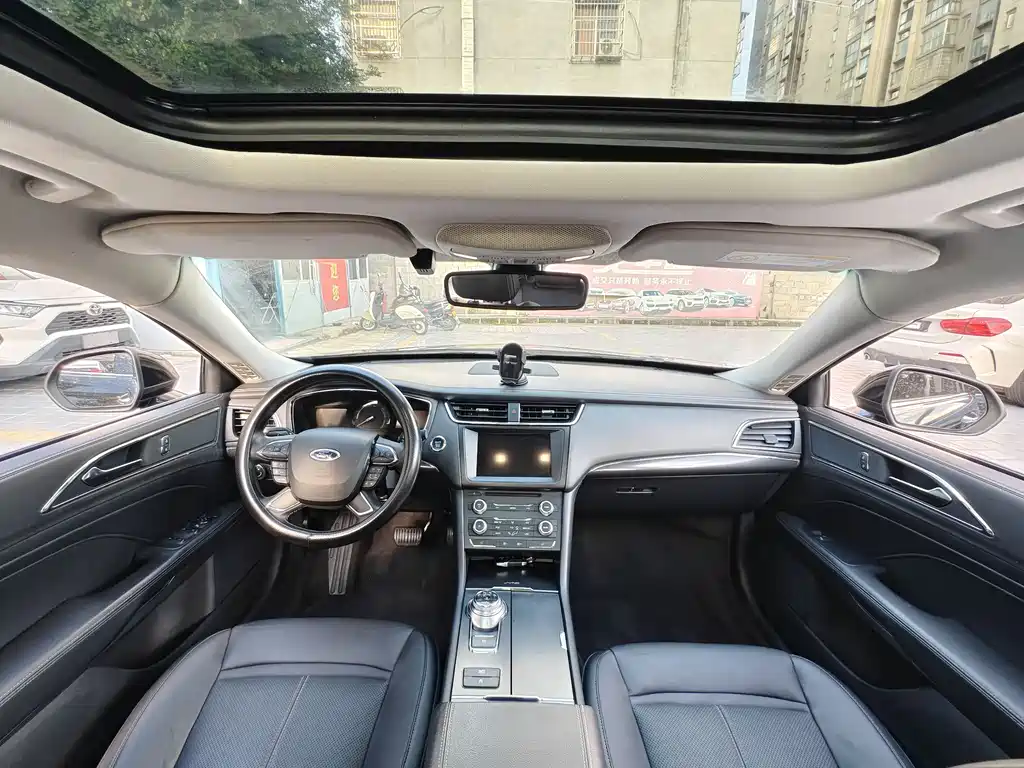 Taurus EcoBoost 180 Luxury
