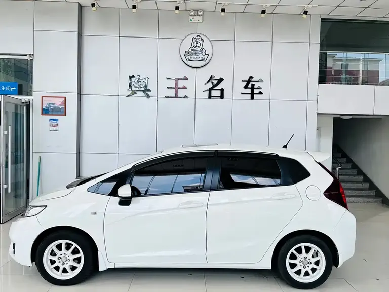 Honda Fit 1.5 L LXS CVT Comfort Sunroof