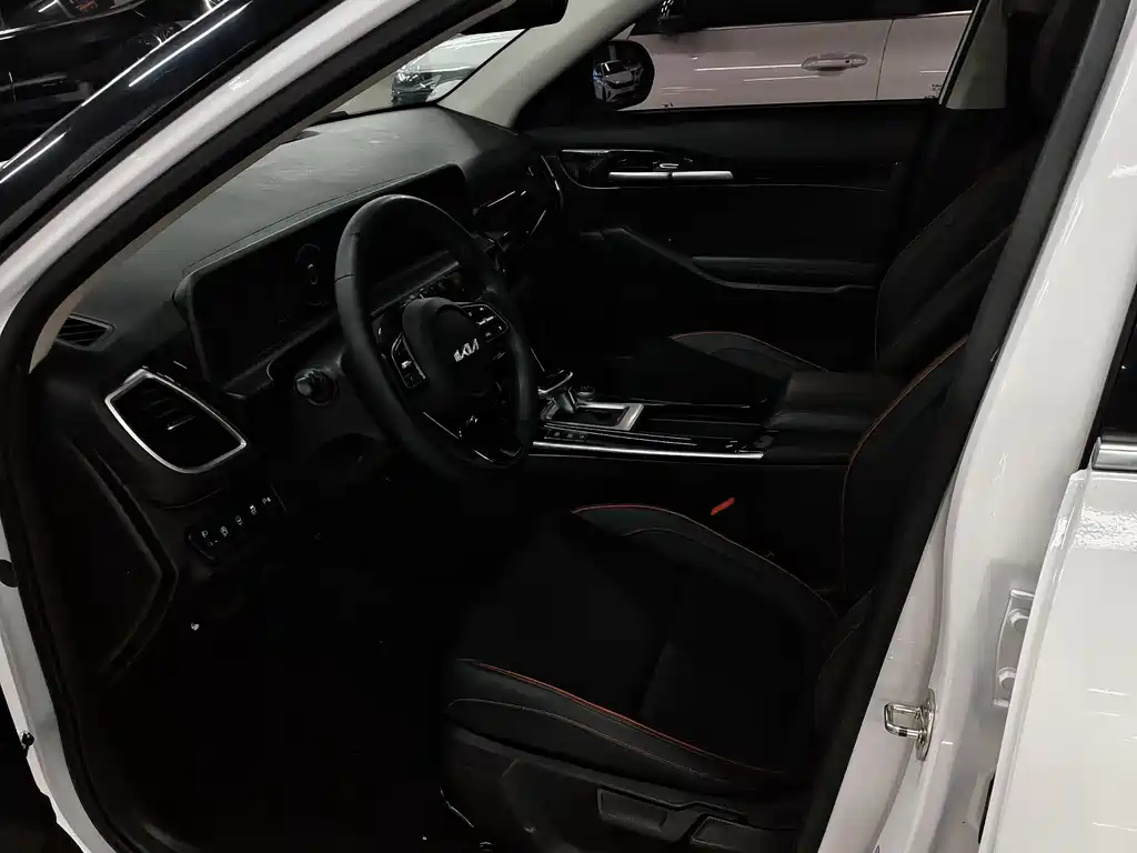 Seltos 1.5 L CVT Distinguished