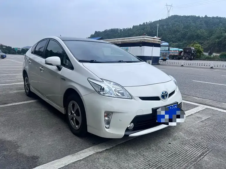 Toyota Prius 1.8 L Luxury