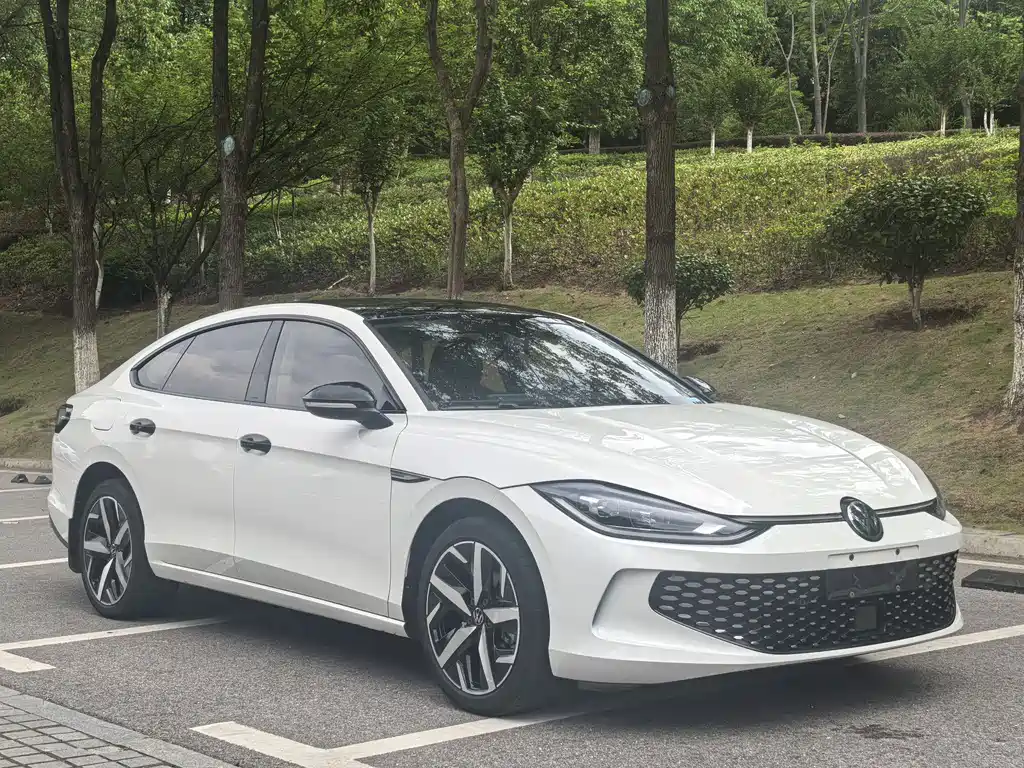 Lamando Lamando L 280 TSI DSG Spicy Cool